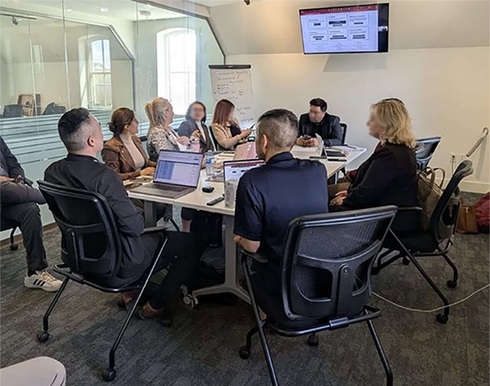 TEAM-MEETING